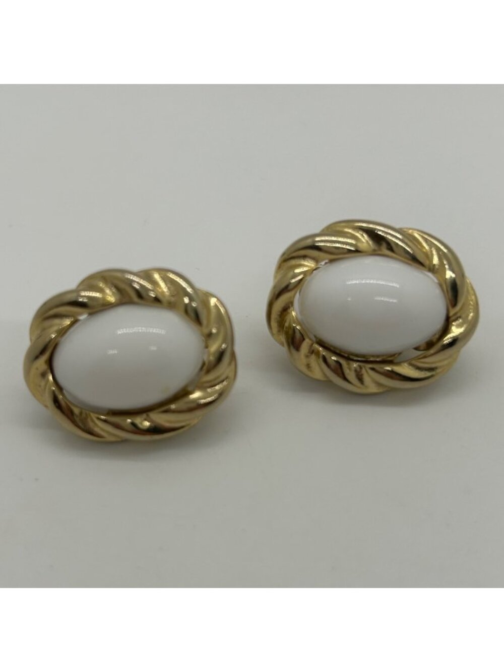 Vintage Gold-Tone Interchangeable Clip-On Earrings 10 Interchangeable Cabochons - Picture 13 of 13
